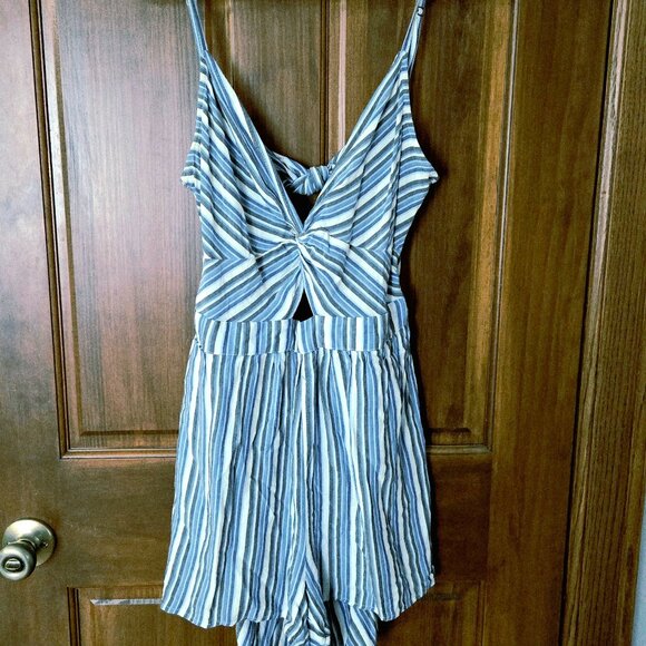 VGUC Aeropostale Tie-back Romper - Picture 1 of 2